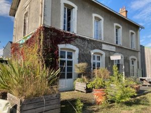 Ancienne Gare SNCF sur la voie verte Malicorne-sur-Sarthe